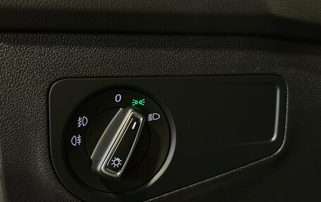 Volkswagen Tiguan II, 2019 год, 2 900 000 рублей, 17 фотография