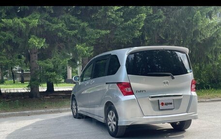 Honda Freed I, 2010 год, 880 000 рублей, 2 фотография