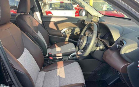 Toyota Yaris Cross, 2020 год, 1 700 000 рублей, 15 фотография