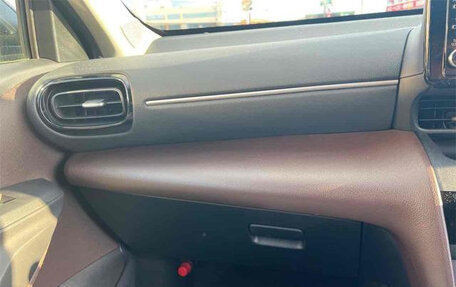 Toyota Yaris Cross, 2020 год, 1 700 000 рублей, 19 фотография