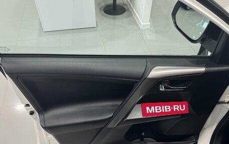 Toyota RAV4, 2017 год, 2 445 000 рублей, 7 фотография