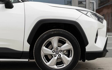 Toyota RAV4, 2020 год, 3 255 000 рублей, 9 фотография