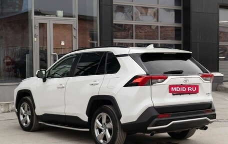 Toyota RAV4, 2020 год, 3 255 000 рублей, 7 фотография