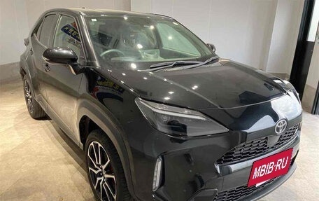 Toyota Yaris Cross, 2023 год, 1 550 000 рублей, 3 фотография