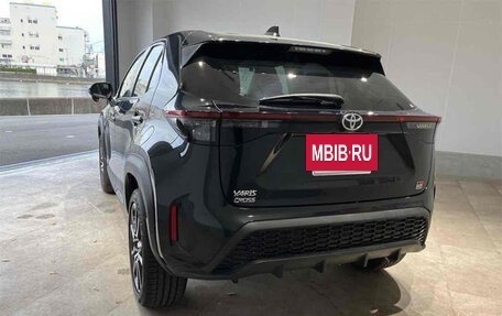 Toyota Yaris Cross, 2023 год, 1 550 000 рублей, 8 фотография