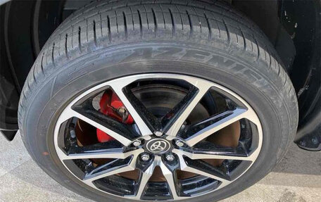 Toyota Yaris Cross, 2023 год, 1 550 000 рублей, 18 фотография