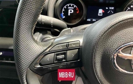 Toyota Yaris Cross, 2023 год, 1 550 000 рублей, 25 фотография