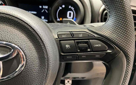 Toyota Yaris Cross, 2023 год, 1 550 000 рублей, 26 фотография