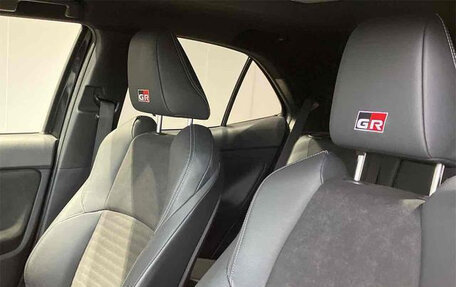 Toyota Yaris Cross, 2023 год, 1 550 000 рублей, 28 фотография