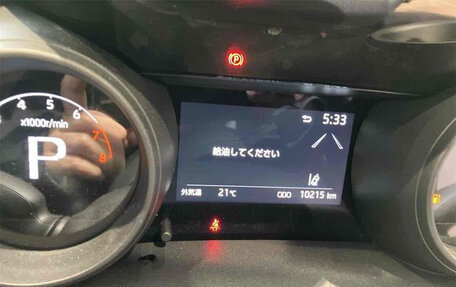 Toyota Yaris Cross, 2023 год, 1 550 000 рублей, 38 фотография