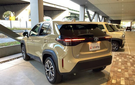 Toyota Yaris Cross, 2021 год, 1 700 000 рублей, 4 фотография