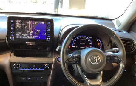 Toyota Yaris Cross, 2021 год, 1 700 000 рублей, 13 фотография