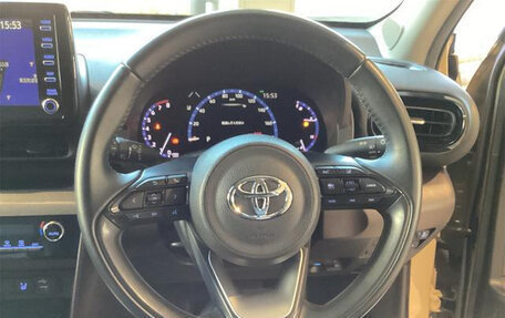 Toyota Yaris Cross, 2021 год, 1 700 000 рублей, 14 фотография