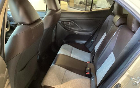 Toyota Yaris Cross, 2021 год, 1 700 000 рублей, 19 фотография