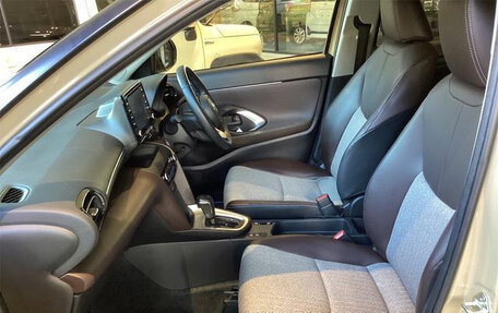 Toyota Yaris Cross, 2021 год, 1 700 000 рублей, 20 фотография