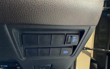 Toyota Yaris Cross, 2021 год, 1 700 000 рублей, 33 фотография