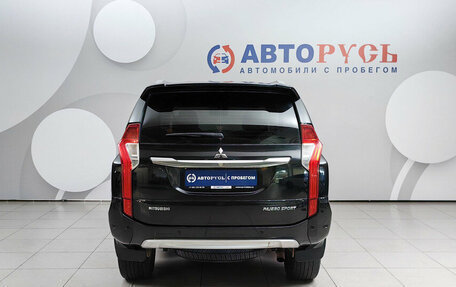 Mitsubishi Pajero Sport III рестайлинг, 2017 год, 2 570 000 рублей, 4 фотография