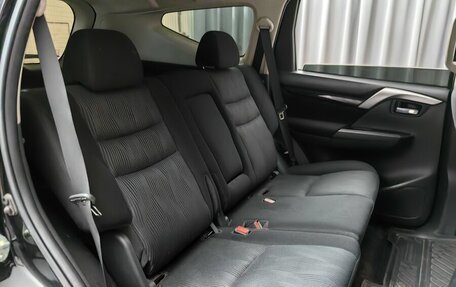 Mitsubishi Pajero Sport III рестайлинг, 2017 год, 2 570 000 рублей, 9 фотография