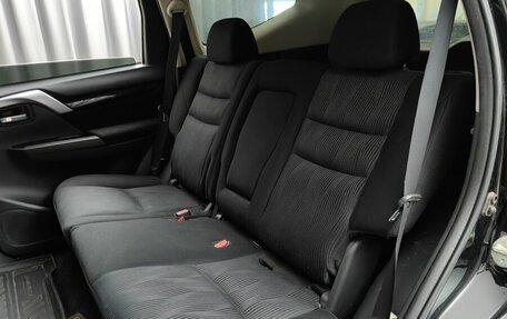 Mitsubishi Pajero Sport III рестайлинг, 2017 год, 2 570 000 рублей, 8 фотография