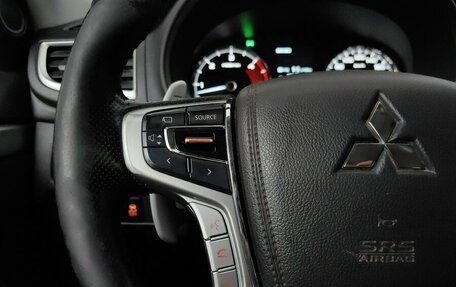 Mitsubishi Pajero Sport III рестайлинг, 2017 год, 2 570 000 рублей, 19 фотография