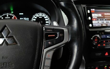 Mitsubishi Pajero Sport III рестайлинг, 2017 год, 2 570 000 рублей, 20 фотография