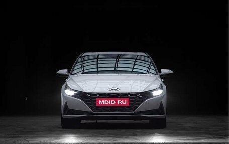 Hyundai Elantra, 2022 год, 1 220 000 рублей, 2 фотография