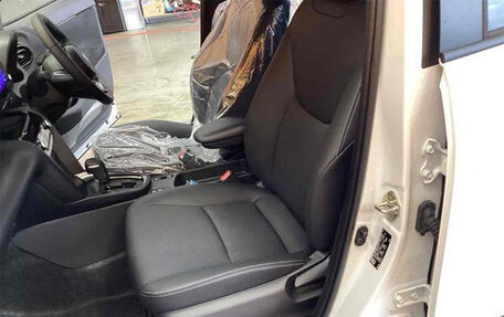 Toyota Yaris Cross, 2024 год, 2 100 000 рублей, 16 фотография