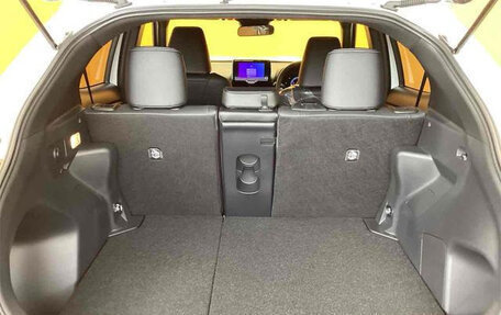 Toyota Yaris Cross, 2024 год, 2 100 000 рублей, 20 фотография