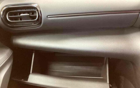 Toyota Yaris Cross, 2024 год, 2 100 000 рублей, 31 фотография