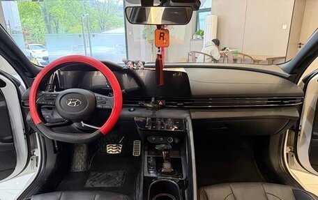 Hyundai Elantra, 2023 год, 1 410 000 рублей, 12 фотография