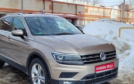 Volkswagen Tiguan II, 2018 год, 3 000 000 рублей, 1 фотография