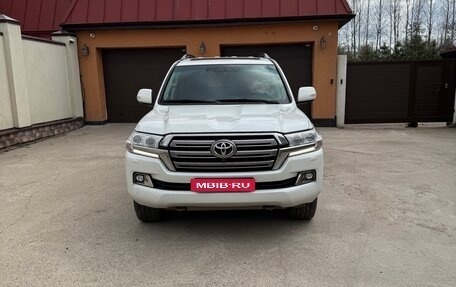 Toyota Land Cruiser 200, 2015 год, 4 785 000 рублей, 1 фотография
