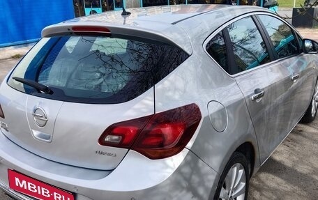 Opel Astra J, 2013 год, 750 000 рублей, 2 фотография