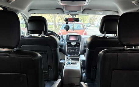 Chrysler Voyager IV, 2013 год, 1 800 000 рублей, 7 фотография