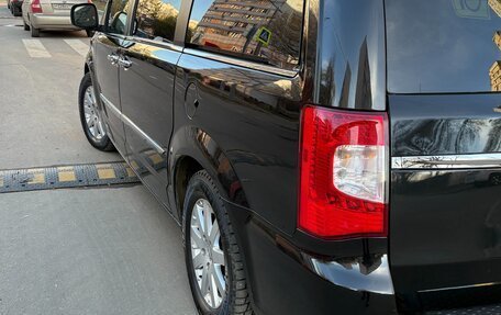 Chrysler Voyager IV, 2013 год, 1 800 000 рублей, 6 фотография