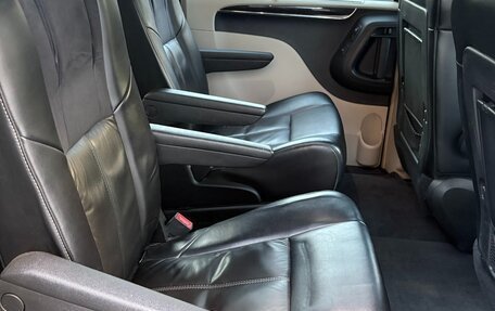 Chrysler Voyager IV, 2013 год, 1 800 000 рублей, 15 фотография