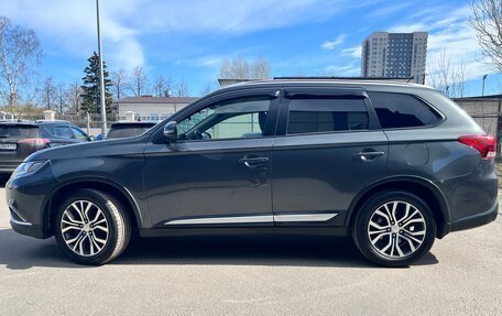 Mitsubishi Outlander III рестайлинг 3, 2015 год, 1 600 000 рублей, 7 фотография