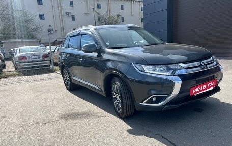 Mitsubishi Outlander III рестайлинг 3, 2015 год, 1 600 000 рублей, 5 фотография