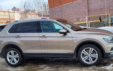 Volkswagen Tiguan II, 2018 год, 3 000 000 рублей, 3 фотография
