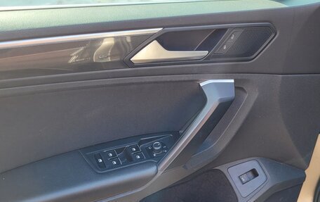 Volkswagen Tiguan II, 2018 год, 3 000 000 рублей, 8 фотография