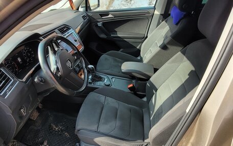 Volkswagen Tiguan II, 2018 год, 3 000 000 рублей, 6 фотография