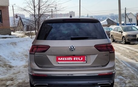 Volkswagen Tiguan II, 2018 год, 3 000 000 рублей, 5 фотография