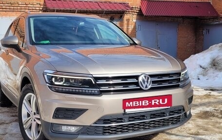 Volkswagen Tiguan II, 2018 год, 3 000 000 рублей, 12 фотография