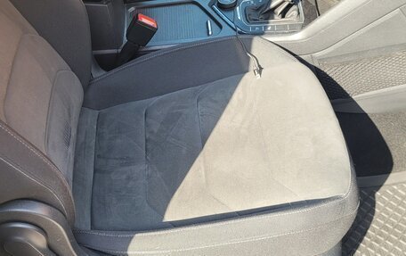 Volkswagen Tiguan II, 2018 год, 3 000 000 рублей, 29 фотография