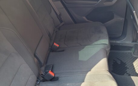 Volkswagen Tiguan II, 2018 год, 3 000 000 рублей, 33 фотография