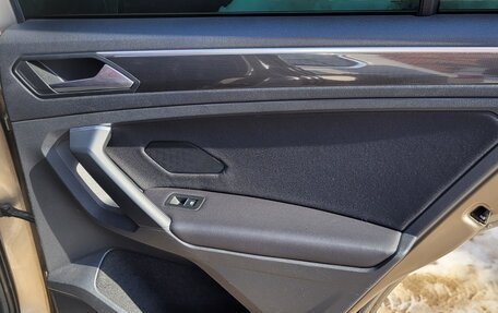 Volkswagen Tiguan II, 2018 год, 3 000 000 рублей, 37 фотография