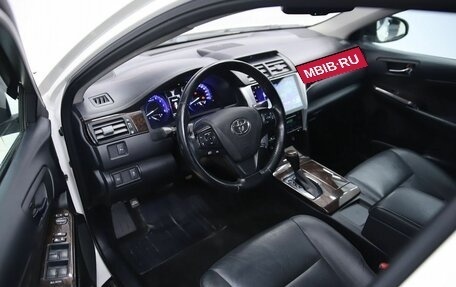 Toyota Camry, 2016 год, 1 850 000 рублей, 10 фотография