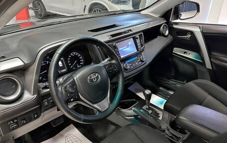 Toyota RAV4, 2016 год, 2 457 000 рублей, 15 фотография