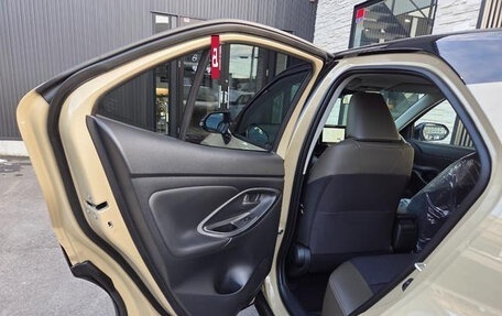 Toyota Yaris Cross, 2026 год, 1 980 000 рублей, 22 фотография