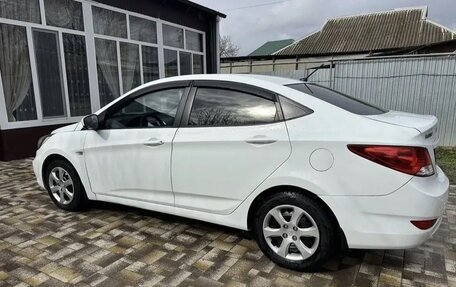 Hyundai Solaris II рестайлинг, 2013 год, 750 000 рублей, 3 фотография